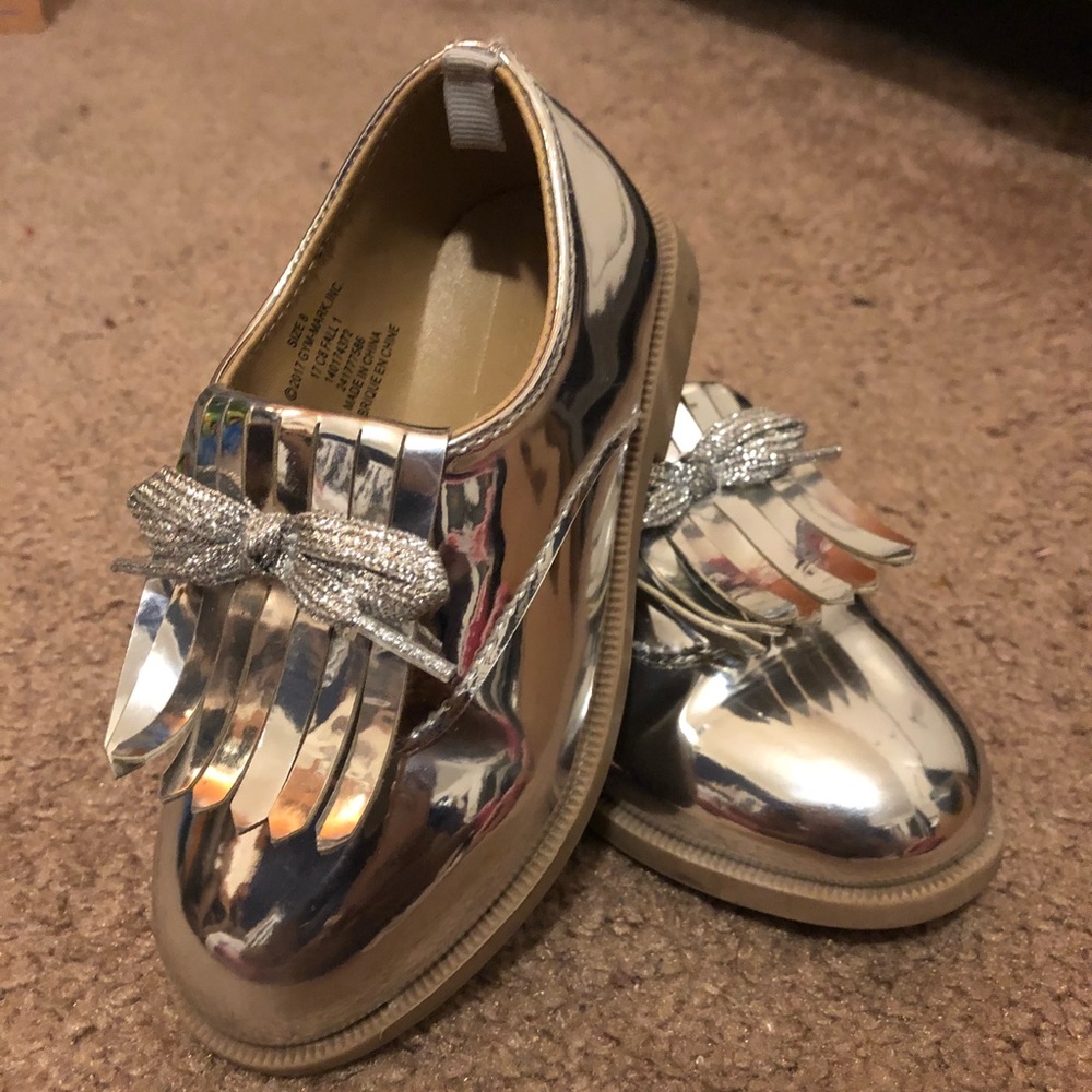 Toddler Girl Metallic Silver Oxford Shoe